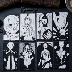 LO SCARABEO - Tarot Disorder de la Inocencia - Vipartesanias