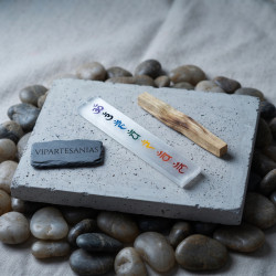 Venta al por mayor de porta incienso tabla selenita mantras MINERALSOUL Vipartesanias