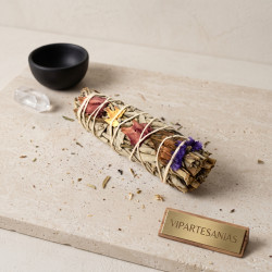 Venta al por mayor de atadito salvia blanca claveles y sinuata morada BUEN ROLLITO Vipartesanias